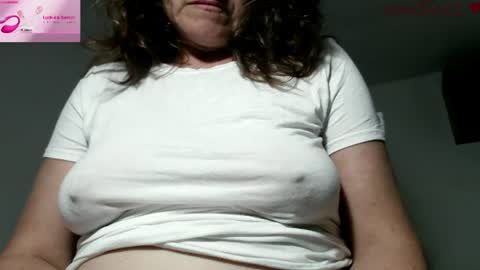 Snapshot of vanessared2 chatting on 07-03-26, 02:18 Vanesared2 online show from 07-03-26, 02:18