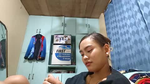Snapshot of vaniaafzal chatting on 05-15-26, 03:19 Vania online show from 05-15-26, 03:19