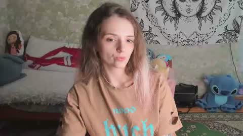 Snapshot of vanilla_arya chatting on 07-15-26, 07:02 Adelina online show from 07-15-26, 07:02