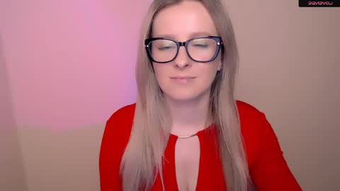 Snapshot of vanillaex_ chatting on 04-18-26, 04:44 Mia online show from 04-18-26, 04:44