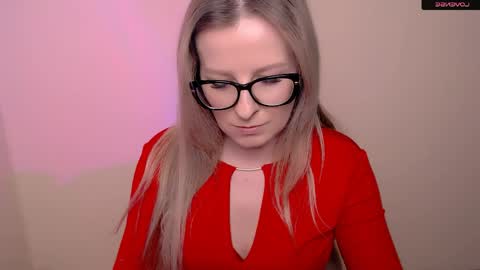 Snapshot of vanillaex_ chatting on 04-18-26, 07:18 Mia online show from 04-18-26, 07:18