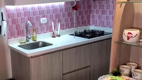 Elizabeth online show from 12-23-25, 01:36