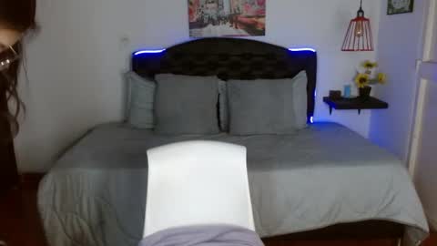 Snapshot of vannesweet_ chatting on 06-25-26, 08:46 vane online show from 06-25-26, 08:46