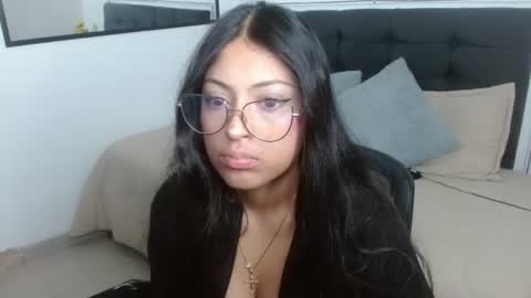 Snapshot of vannesweet_ chatting on 07-17-26, 08:03 vane online show from 07-17-26, 08:03