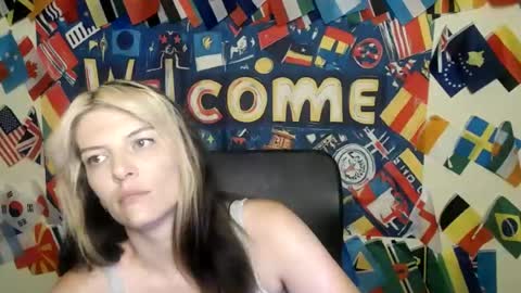 Snapshot of vanrey_ chatting on 07-08-26, 06:07 Vanessa online show from 07-08-26, 06:07
