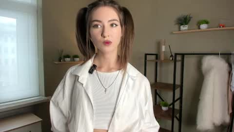 Charline online show from 04-19-26, 10:03