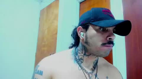 Snapshot of vanvelckan_ chatting on 06-26-26, 10:30 vanvelckan_ online show from 06-26-26, 10:30