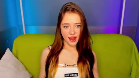 Snapshot of vasilisalove chatting on 06-20-26, 01:52 VasilisaLove online show from 06-20-26, 01:52