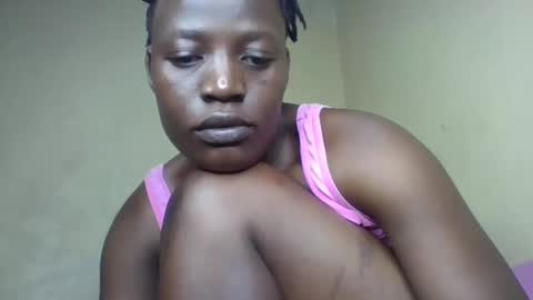 Snapshot of vee_tommy chatting on 12-15-24, 01:02 Vee tommy online show from 12-15-24, 01:02