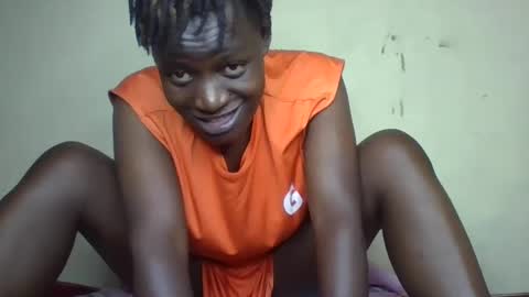 Snapshot of vee_tommy chatting on 01-27-25, 11:22 Vee tommy online show from 01-27-25, 11:22