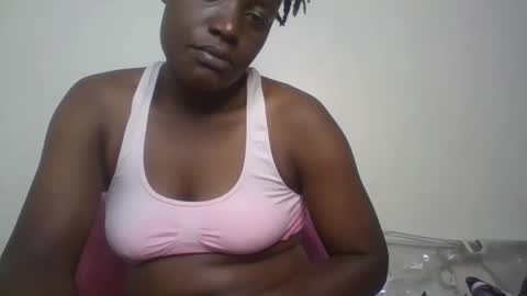 Snapshot of vee_tommy chatting on 02-14-25, 11:31 Vee tommy online show from 02-14-25, 11:31