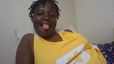 Snapshot of vee_tommy chatting on 02-18-25, 06:47 Vee tommy online show from 02-18-25, 06:47