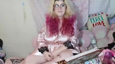 Snapshot of veelehanex3 chatting on 06-10-26, 01:54 Veronica Lehane online show from 06-10-26, 01:54