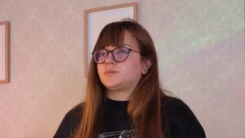 Vee Simons online show from 10-13-25, 07:36