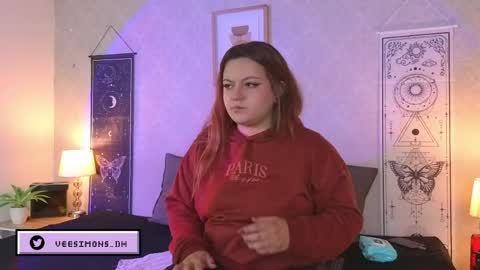 Vee Simons online show from 06-04-26, 07:42