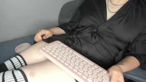 Snapshot of vegas_demalvivisco chatting on 06-14-26, 05:09 Vega online show from 06-14-26, 05:09