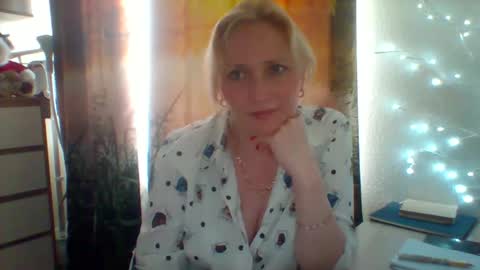 velka_raspberry online show from 05-26-26, 03:19