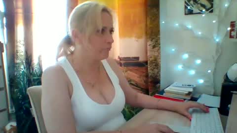 Snapshot of velka_raspberry chatting on 07-23-26, 03:32 velka_raspberry online show from 07-23-26, 03:32