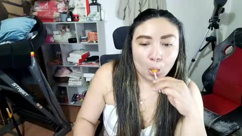 Snapshot of vellarossa chatting on 07-15-26, 04:51 Im VelaI will be Christmas and New Year with my family December 22 to January 13 I will miss you guys. online show from 07-15-26, 04:51