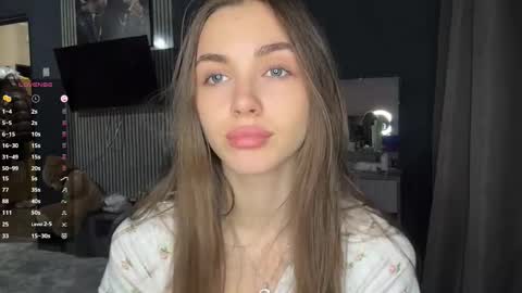 Nia online show from 04-19-26, 05:01