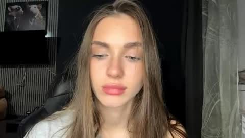 Nia online show from 04-20-26, 06:09