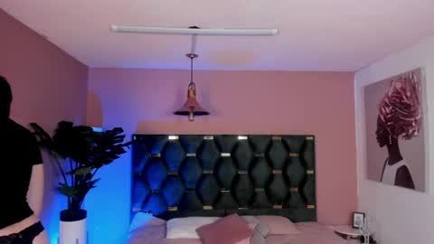 Isabella  online show from 07-22-26, 11:35
