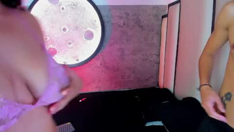 Snapshot of velvet_duo23 chatting on 04-30-26, 12:00 Stefany Y Diego online show from 04-30-26, 12:00