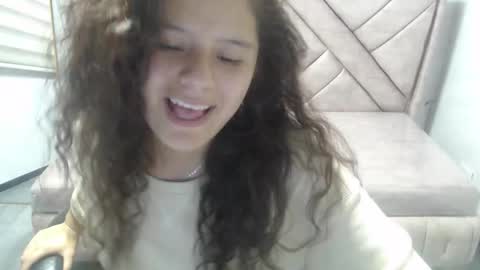 velvet_moon_v online show from 03-17-26, 09:18