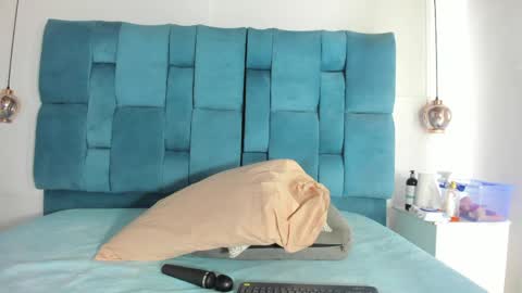 venezolana_caro online show from 05-17-26, 12:01