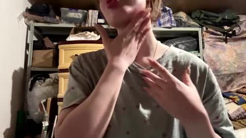 Mia online show from 04-11-26, 01:48