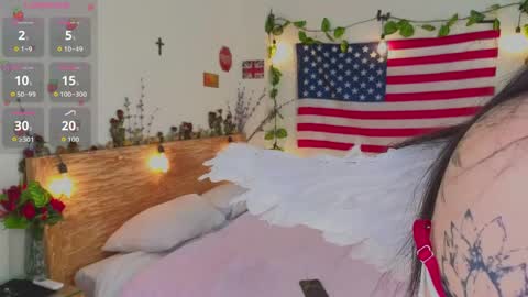 Vivian online show from 04-17-26, 04:04