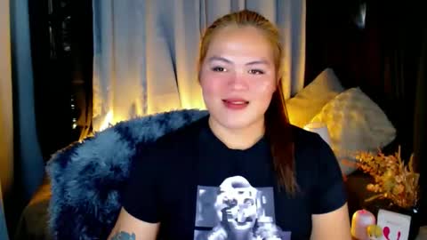 Snapshot of venus_colly chatting on 11-15-25, 02:20 I am Colly Your mystery girl online show from 11-15-25, 02:20