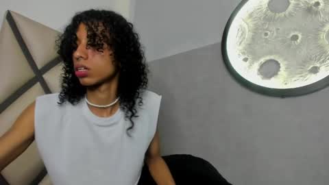 venuss_03 online show from 04-12-26, 03:33