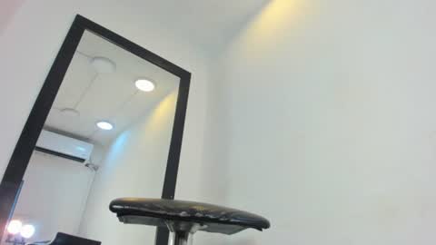 Snapshot of vera_candella chatting on 06-17-26, 12:40 vera online show from 06-17-26, 12:40