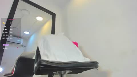 Snapshot of vera_candella chatting on 06-26-26, 01:26 vera online show from 06-26-26, 01:26