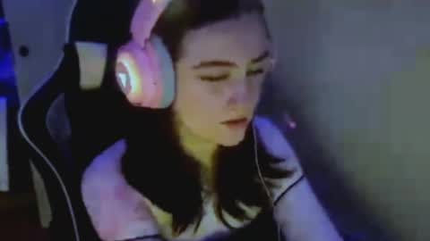 Veronica online show from 05-21-26, 02:57