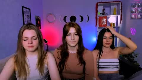 Snapshot of veronica_bubble chatting on 04-16-26, 07:14 Ronni online show from 04-16-26, 07:14