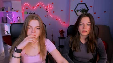 Snapshot of veronica_bubble chatting on 04-19-26, 07:05 Ronni online show from 04-19-26, 07:05
