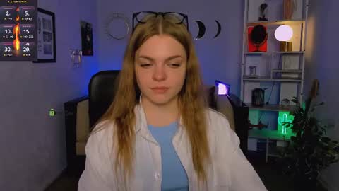 Snapshot of veronica_bubble chatting on 06-19-26, 07:17 Ronni online show from 06-19-26, 07:17