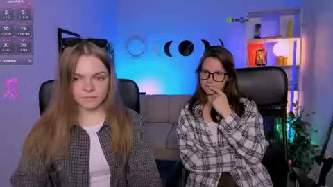 Snapshot of veronica_bubble chatting on 07-12-26, 07:16 Ronni online show from 07-12-26, 07:16