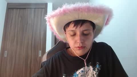 Veronica Clark online show from 11-21-25, 04:00