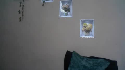 Snapshot of verronique1511 chatting on 04-18-26, 04:38 verronique1511 online show from 04-18-26, 04:38