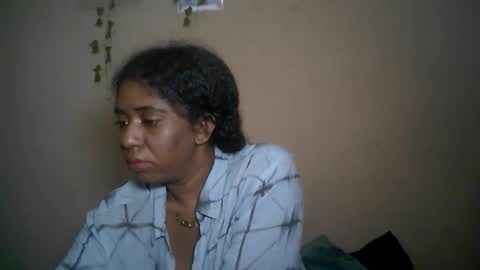 Snapshot of verronique1511 chatting on 05-06-26, 03:35 verronique1511 online show from 05-06-26, 03:35