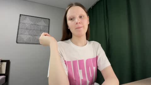 Karina followed me bb online show from 05-19-26, 09:54