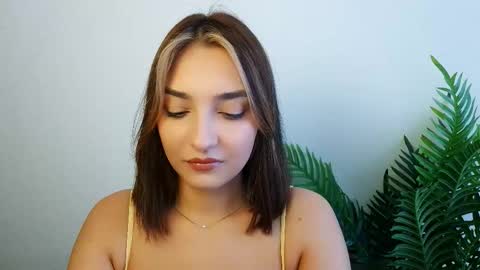 Snapshot of veryveryshygirl chatting on 10-27-25, 12:31 Ana online show from 10-27-25, 12:31