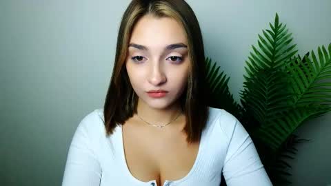 Snapshot of veryveryshygirl chatting on 11-09-25, 07:45 Ana online show from 11-09-25, 07:45