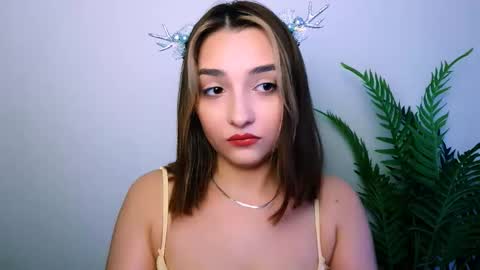 Snapshot of veryveryshygirl chatting on 12-16-25, 08:52 Ana online show from 12-16-25, 08:52