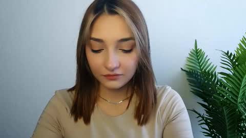 Snapshot of veryveryshygirl chatting on 03-24-26, 11:37 Ana online show from 03-24-26, 11:37