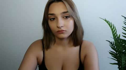 Snapshot of veryveryshygirl chatting on 05-25-26, 07:25 Ana online show from 05-25-26, 07:25