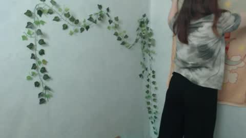 Snapshot of veryveryvery_shy chatting on 04-01-26, 05:19 veryveryvery_shy online show from 04-01-26, 05:19
